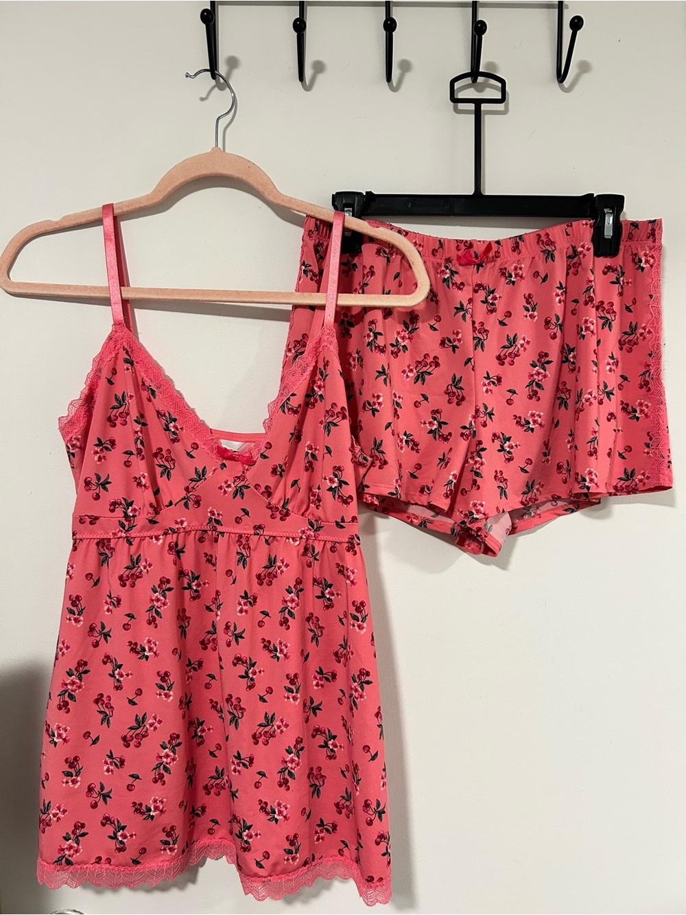 Marilyn Monroe Coral Pink Floral Lace-Trim Cami & Shorts Set